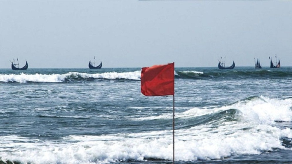 সমুদ্র বন্দরে ৩ নম্বর সতর্ক সংকেত